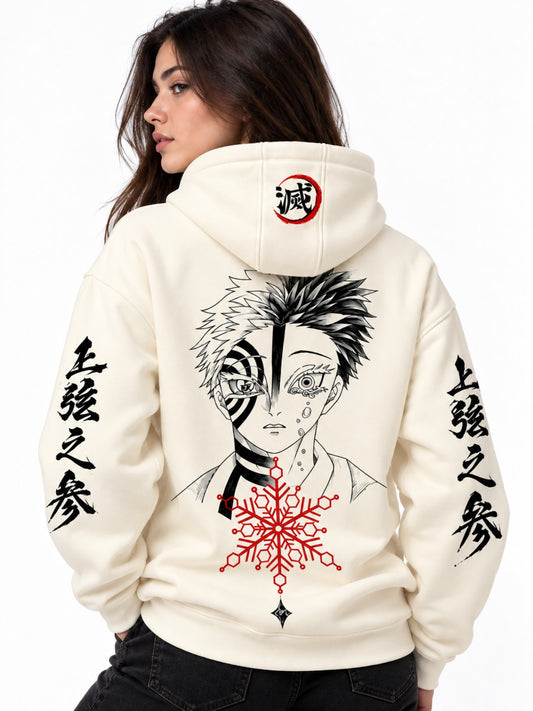 Hoodie marfil Anime Dualidad, modelo mujer de espalda