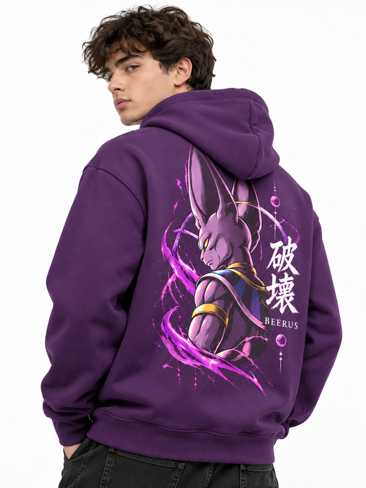 Modelo hombre de espalda con hoodie Beerus Dragon Ball morado