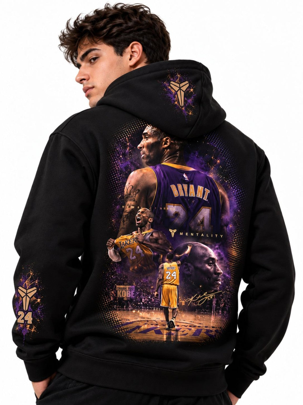 Hoodie negro Kobe Bryant Mamba Mentality, vista posterior modelo hombre con collage morado y dorado