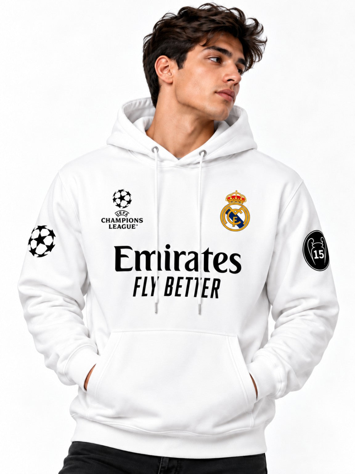 Hombre vistiendo hoodie blanco Real Madrid Champions League